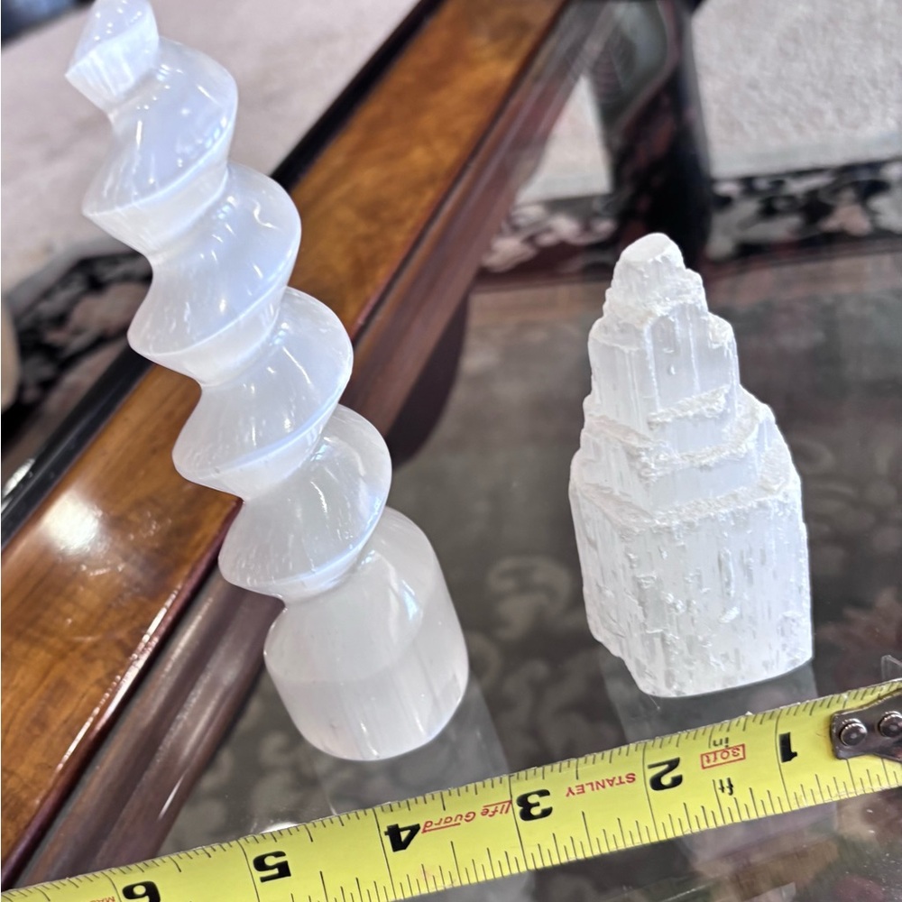 2 crystal selenite towers /carved spiral - Picture 2 of 2